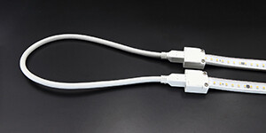 1Ленты светодиодные соединитель с проводом для ленты ac230v ip20 (упаковка 10 шт) | v4-r0-00.0047.str-0001 | varton выгодная цена
