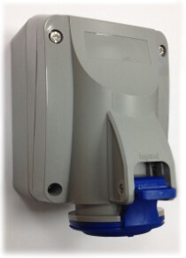 1Разъемы промышленные розетка накладная - p17 tempra pro - ip 44 - 200/250 в~ - 16 a - 3к+н+з | 555156 | legrand выгодная цена